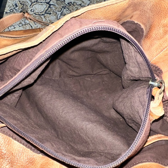 Rockaway Bedstu Bag/ Purse 👜 Love it. In good shape! ✨ Tan, camel color 😍 💯 - Picture 5 of 10